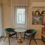 Havuzlu Bahçeli Müstakil *