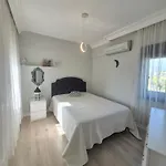 Havuzlu Bahçeli Müstakil * Side