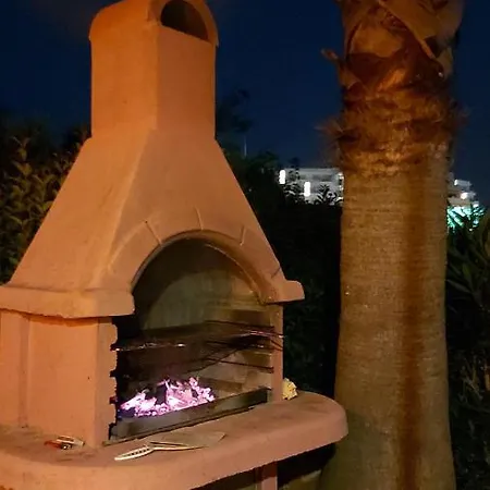 Havuzlu Bahceli Muestakil Apartmán