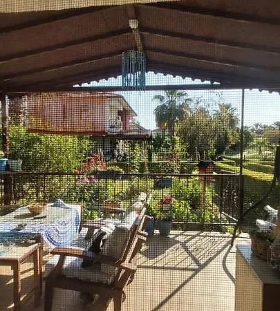 Havuzlu Bahceli Muestakil Apartmán