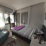 Havuzlu Bahceli Muestakil Lejlighed *