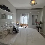 Havuzlu Bahceli Muestakil Lejlighed *