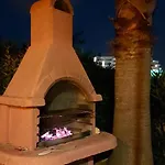 Havuzlu Bahceli Muestakil 아파트