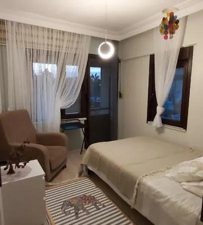 Havuzlu Bahceli Muestakil Sidé