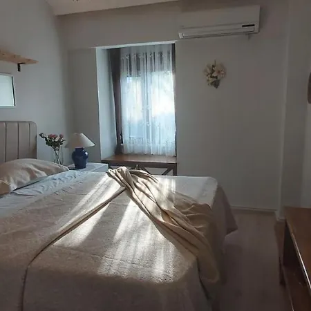 דירה Havuzlu Bahceli Muestakil סייד