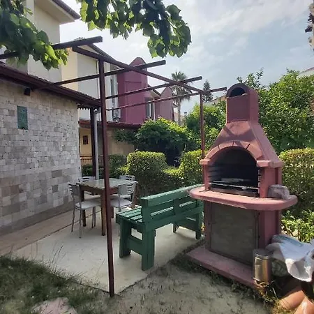 Apartment Havuzlu Bahceli Muestakil