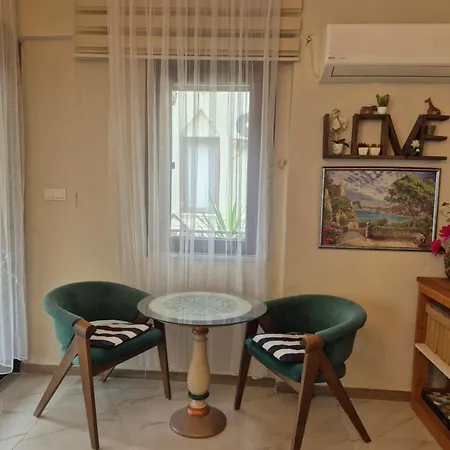 Havuzlu Bahceli Muestakil *